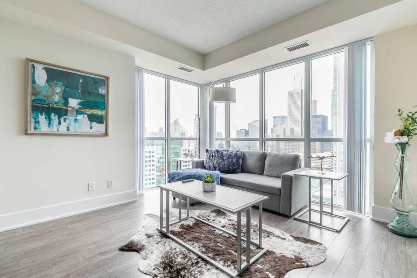 Luxury 1Br Condo - King Bed With City Views Toronto Extérieur photo